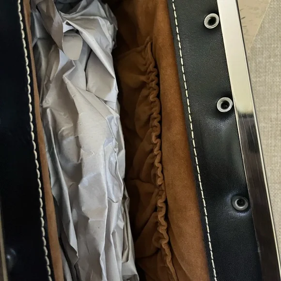 Elegant Paisley Handbag - Picture 7 of 10